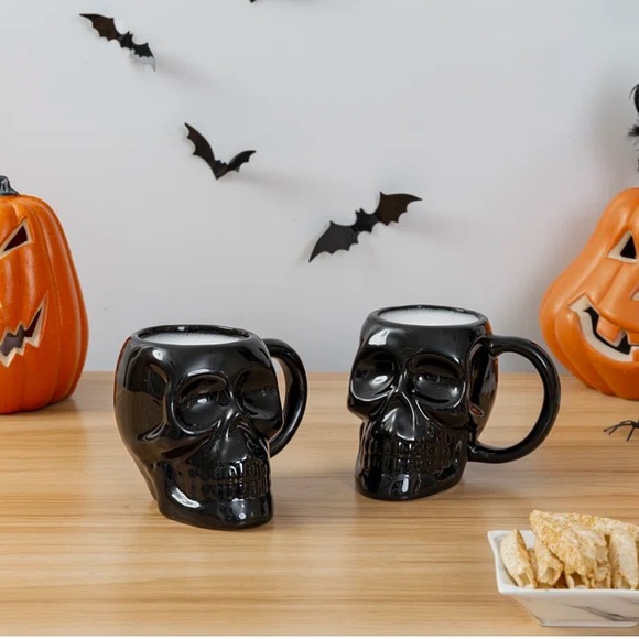 NWT- 16.9floz- Black Ceramic Glazed Skull 💀 Mug - Picture 16 of 16